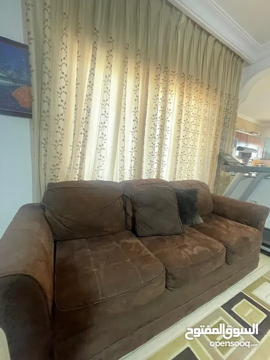 أثاث وأجهزة كهربائية للبيع