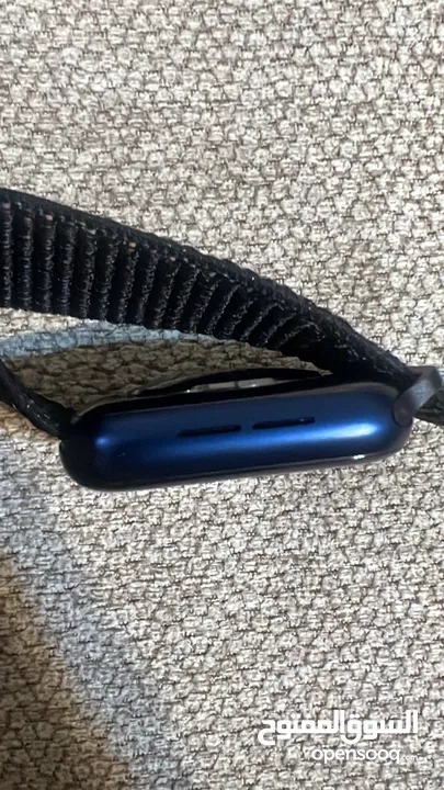 للبيع أو للتبديل Apple Watch Series 6 44mm لون كحلي غامق بحالة ممتازة بتشمل كل الميزت