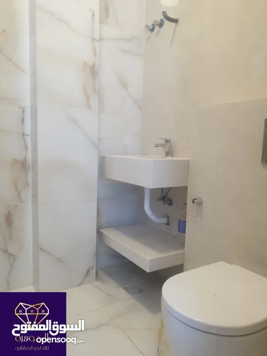 طابق اخير مع روف دوبلكس فاخر لم يسكن لقطه وبسعر مغري جدا عرض خاص أرقى مناطق خلدا وام السماق