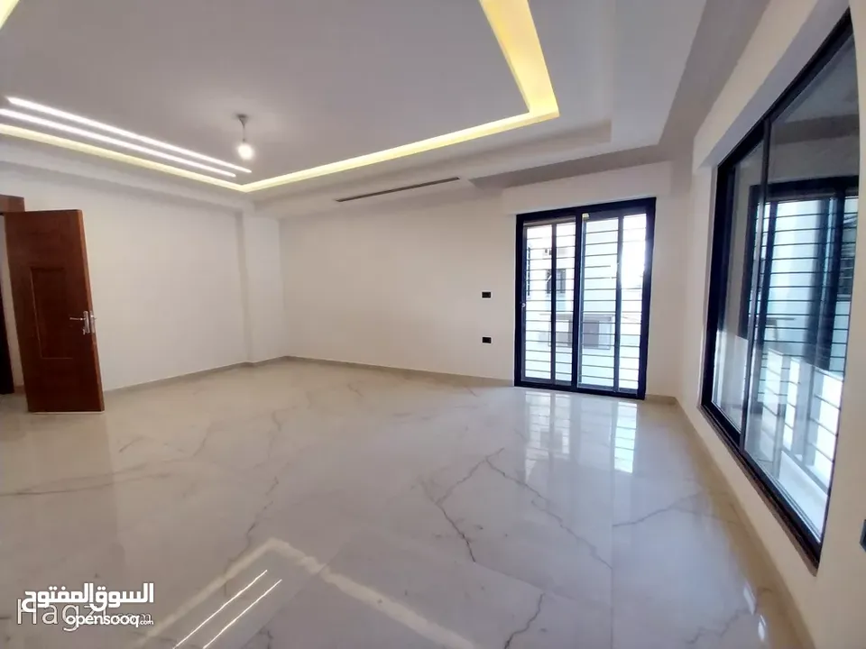 شقة للايجار في دير غبار  ( Property 33356 ) سنوي فقط