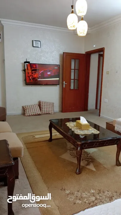 شقه ممتازة  للبيع ---اربد -مجمع الشيخ خليل