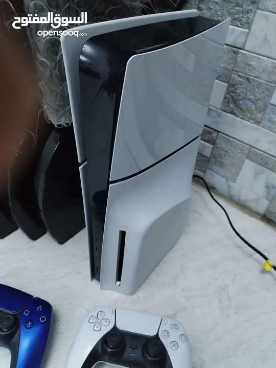 بلاستيشن 5 سلم ps5 slim مع مجموعة العاب وادين ثنتين اصليات ..................................