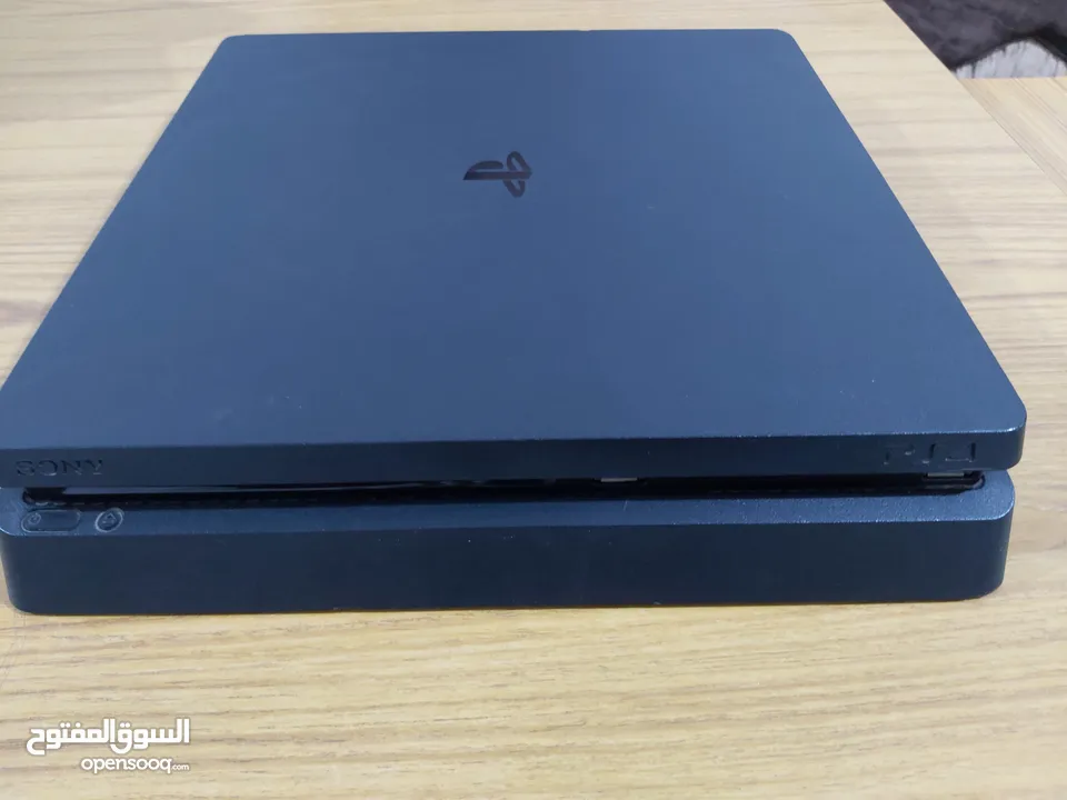 Ps4 slim بلي 4 سلم مستعمل نظيف جدا استخدام بسيط