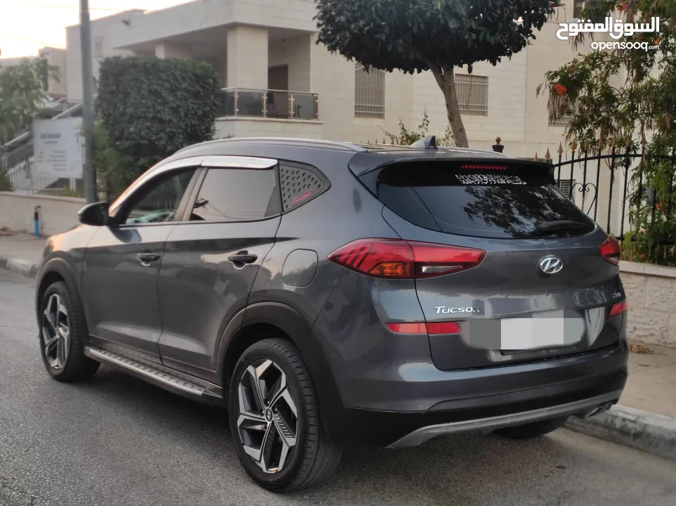 هونداي توسان 2020ترخيص2019 فل ماعدا الفتحة للبيع بسعر مغري ع الكاش عداد اصلي 80000كم فقط