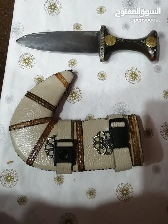 خنجر يمني ملبس جلد ومقبض عاج