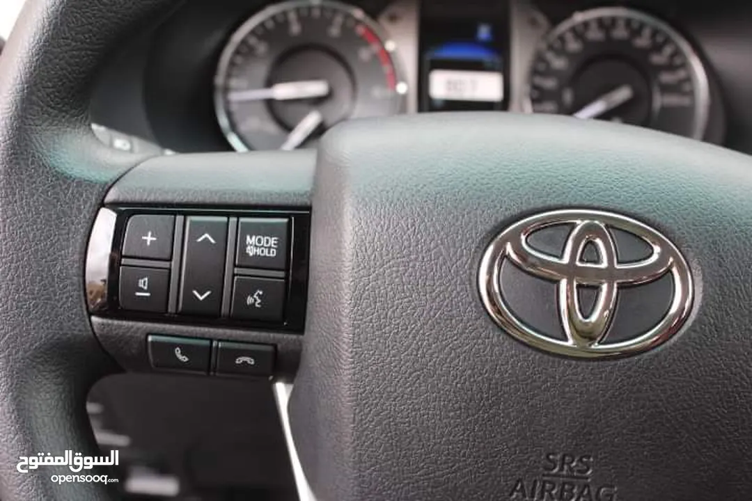 عداد زيرو هيلوكس Toyota Hilux 2023 لون اسود