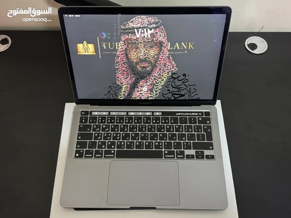ماك بوك برو تاتش بار m2 256Gb الجهاز جدا نظيف