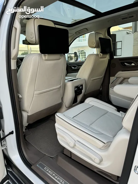 GMC YUKON DENALI نظيفة جدا بحالة الوكالة