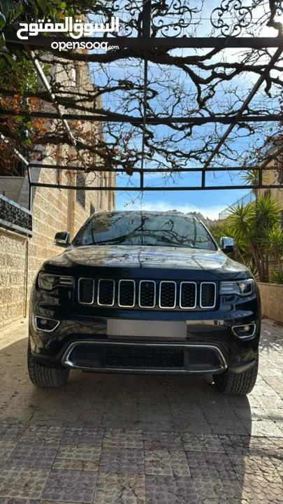 Jeep Grand Cherokee HEMI 2011 5.7   جيب جراند شيروكي هيمي اوفرلاند وارد اميركا Overland