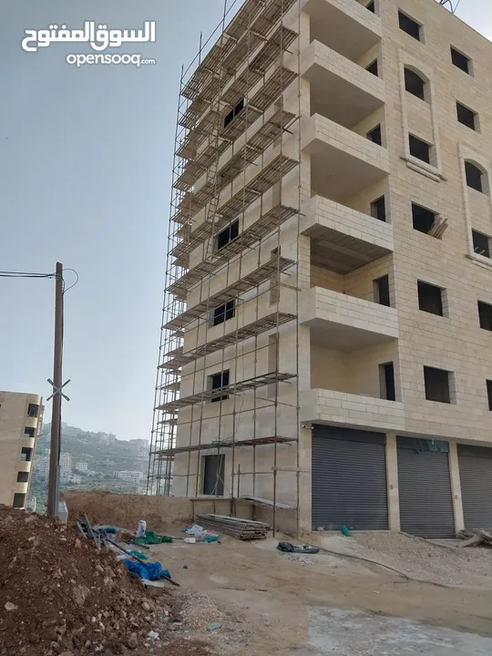 ابو عميد للمقاولاتتكحيل حجر وتلبيس حجر وقصارة داخلي وخارجي وقصارة عتيكوت وعمل شلالات عزل اسطح وجدران