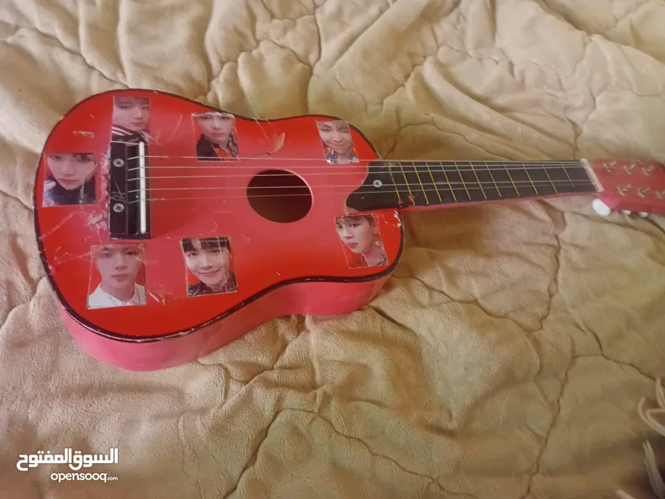 قيتار للأطفال لتنمية مواهبهم بالعزف