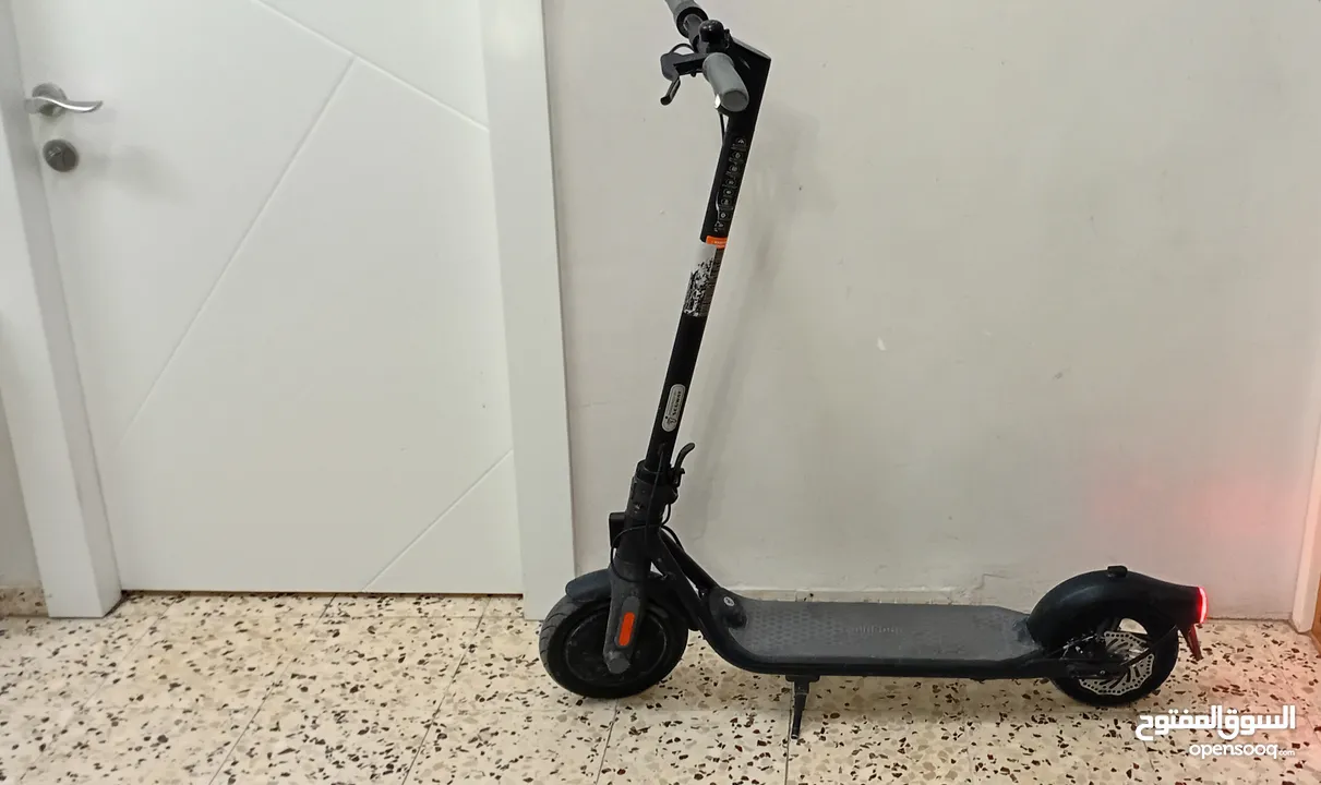 سكوتر كهربائي من شركة ninebot نوع سيجواي F25 المميز مع كل ملحقاته
