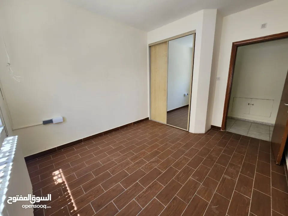 شقة فارغة للإيجار في عبدون - ref : 14626