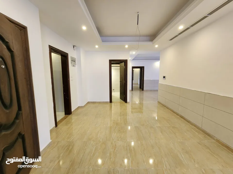 شقة فارغة للبيع في دير غبار  ref : 14242