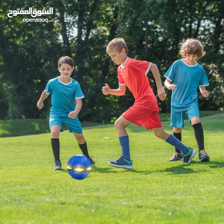 لعبة #الكرة #النطاطة #السحرية ممتعة للأطفال والكبار تتحول بسهولة من قرص إلى كرة بمجرد رميها