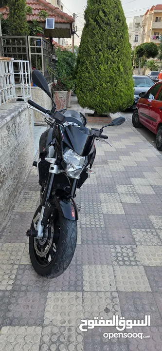 دراجة ابريليا 750 cc بحالة ممتازة 2016 ماشية 24000 فقط مالك ثاني صيانة دورية في الشركة 3200 دينار