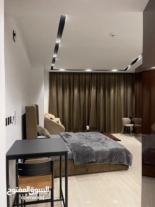 للايجار استيديو في السيف برج سيبرال اوركيد مكون من  غرفة نوم ،صوفه صغيره مطبخ مفتوح بلكونه