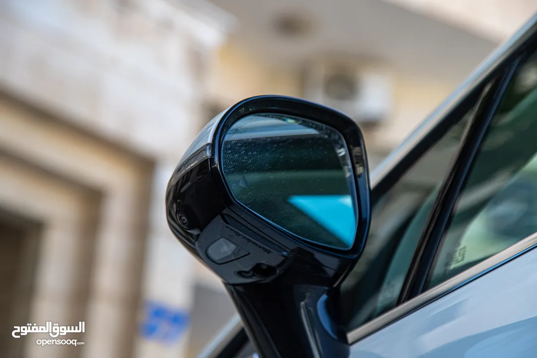 Mercedes EQS450+ 2022  السيارة مميزة جدا و قطعت مسافة 36,000 كم