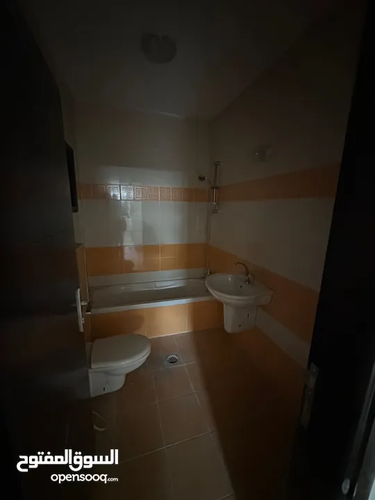 شقه للبيع بعين منجد