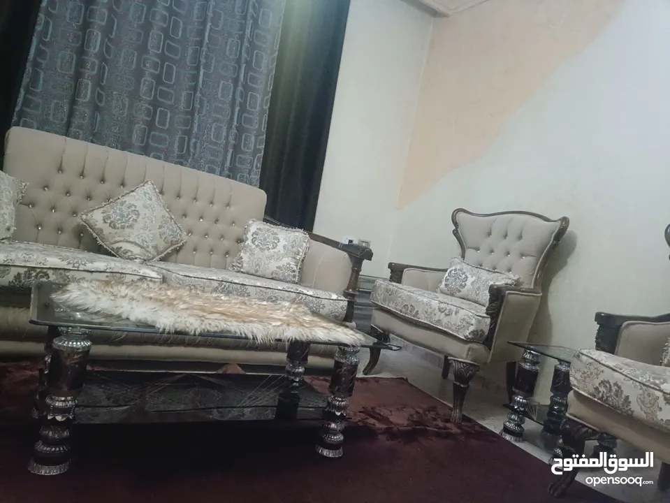 أثاث غرفة جلوس 7مقاعد200دينار شبه جديد الله يبارك لصاحب انصيب