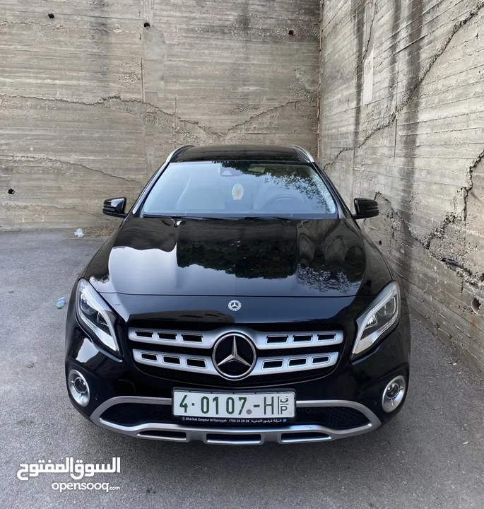 مارسيدس Mercedes Benz gla 200 2018 مع فتحة بانوراما