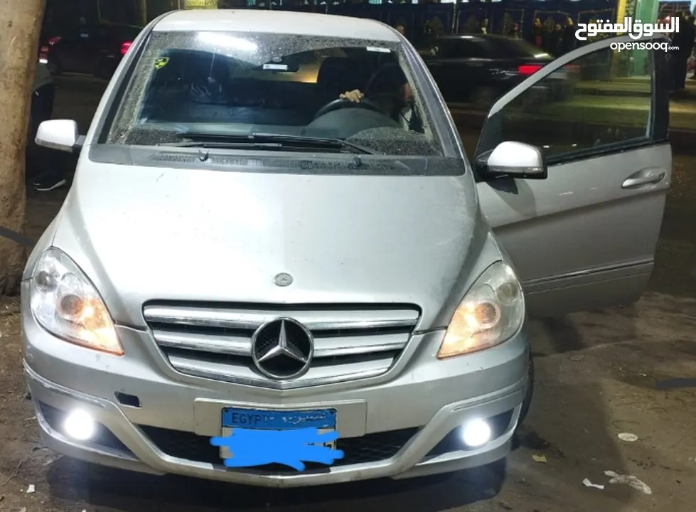 مرسيدس b160فبريكه اتوماتك1500cc دواخل وسقف وشنطه رخصه سنتين ونص مرور الشرطه لا تحتاج اي مصاريف 2010