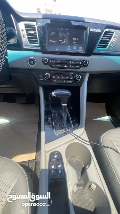 للبيع كيا نيرو 2017 "تورنج" أعلى فئة. مواصفات فل كامل  kia niro touring 2017 full options