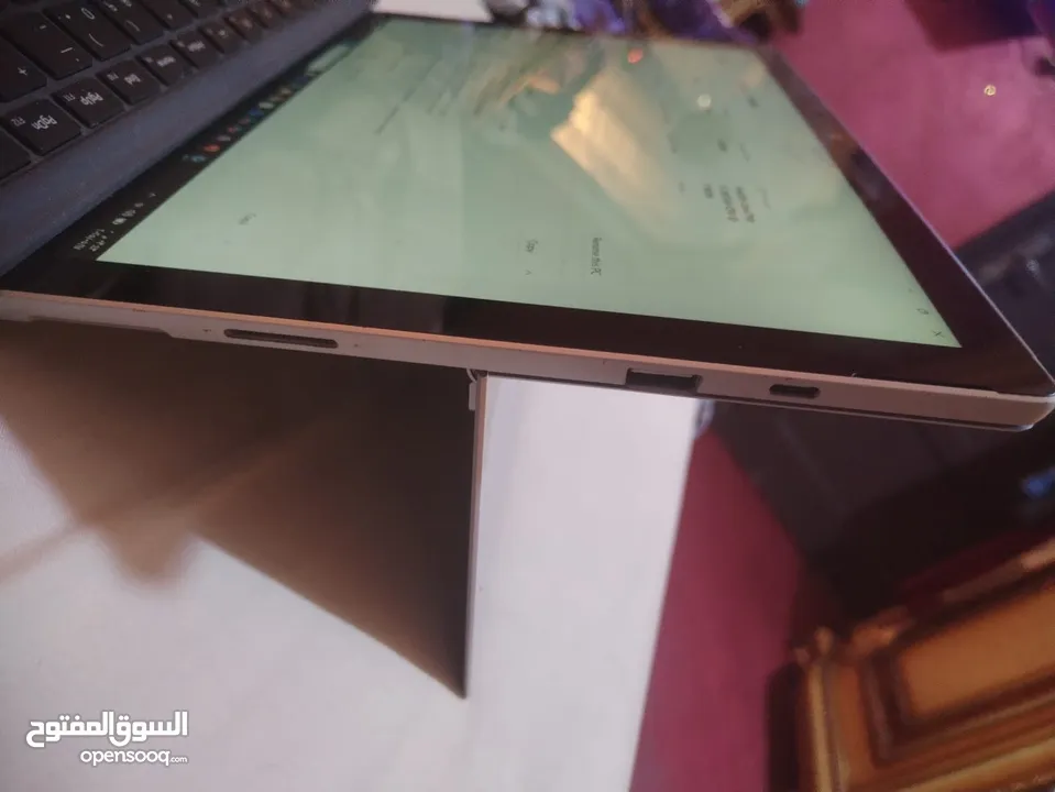 **للبيع: لابتوب Microsoft Surface Pro 7