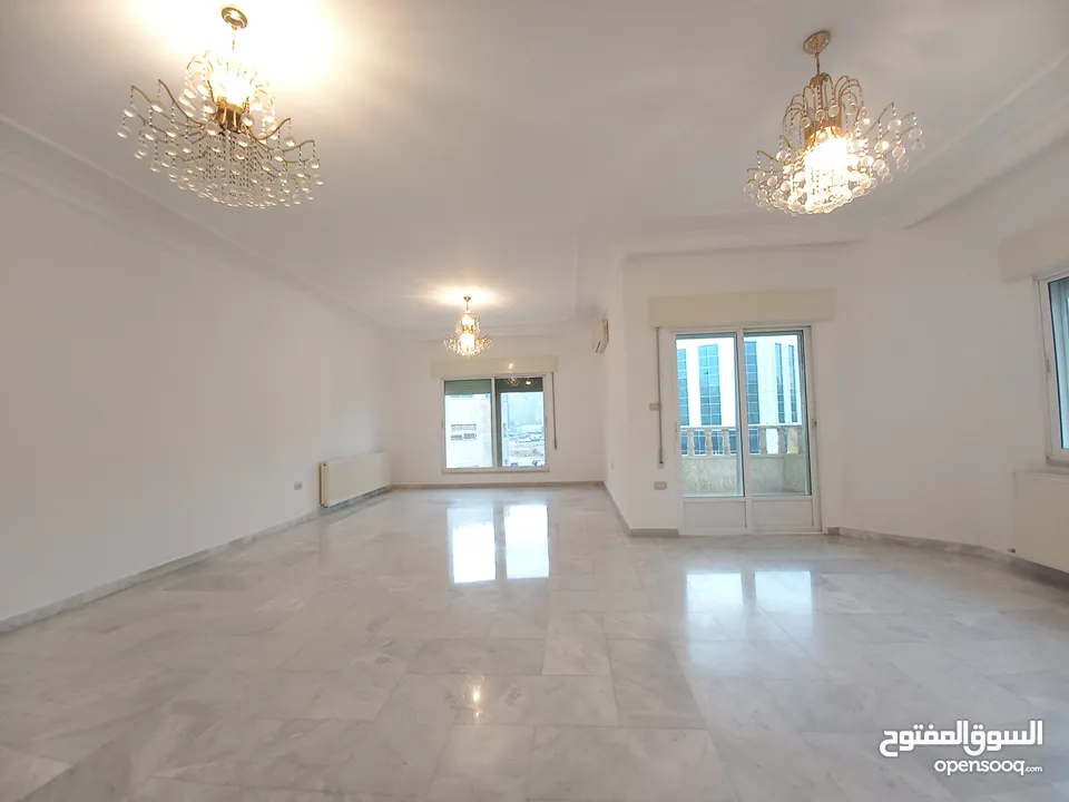 شقة غير مفروشة للبيع في السابع  ( Property 36446 )-174938190