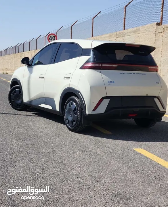 سيجال 2023 لون ابيض حرق حرق بحال الزيرو30 الالف كيلو