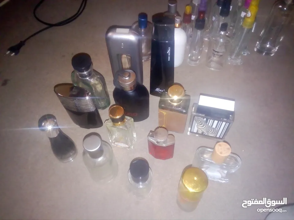 زجاجات عطر فارغه للبيع للي بركبو عطور وبيشنغلو فيهم