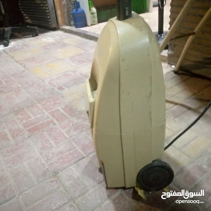 مكنسه كهربائيه للبيع