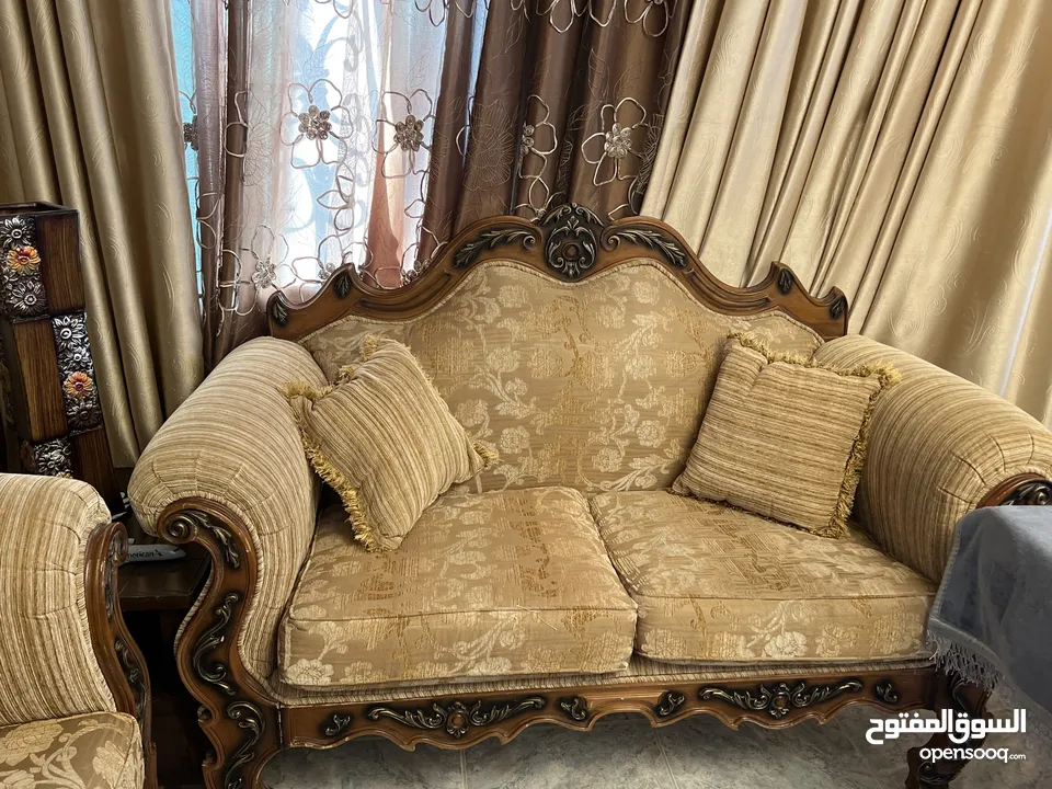 طقم كنب بحالة ممتازة مصري دمياطي حفر