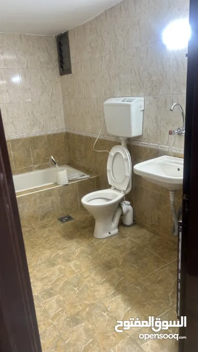 بيت للايجار في شارع الجامعه