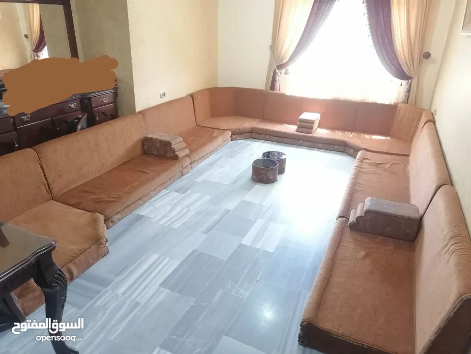 مجلس عربي كبير سعودي 16 مقعد  للبيع