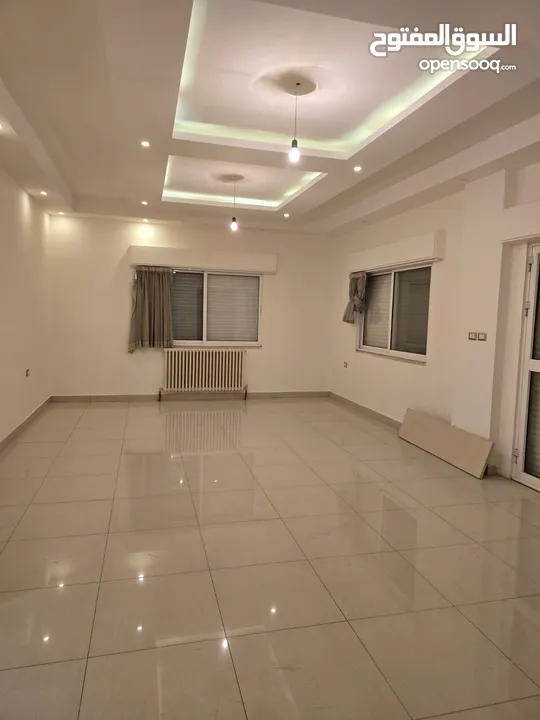 شقة فارغة للإيجار في عبدون - ref : 14410