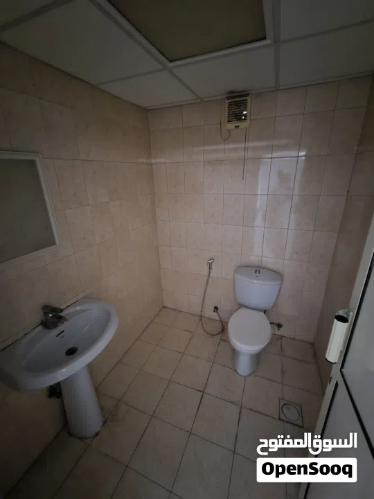 Show Room For Rent -Salmabad Near  Main Road Building And Ama University