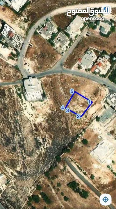 قطعة ارض للبيع في محافظة العاصمة أراضي ناعور شارع السلام على شارع الحوض العويلية خلف قصر السفير