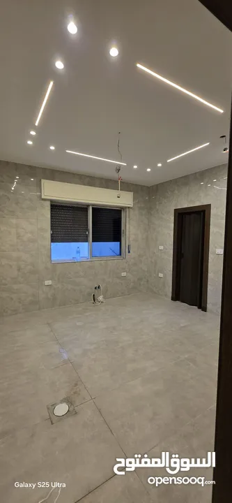 شقه فاخره للبيع