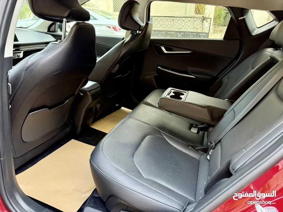كيا EV 6 2022 فل وجمرك جديد ماشيه 30 الف بسعر مغري كاش واقساط بدفعه 3000 دينار