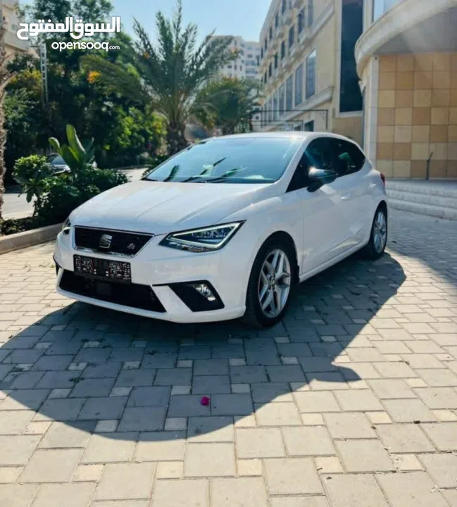 اذا مش حبة مميزة ما تركبها.  SEAT Ibiza FR 2022 بحالة الوكالة دهان شركة مميزة بكل تفاصيلها حبة مخازن