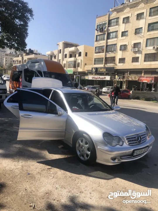 للبيع او البدل مرسيدس c220 اصل عمومي موديل 2006 بحالة ممتازه السعر 30 الف