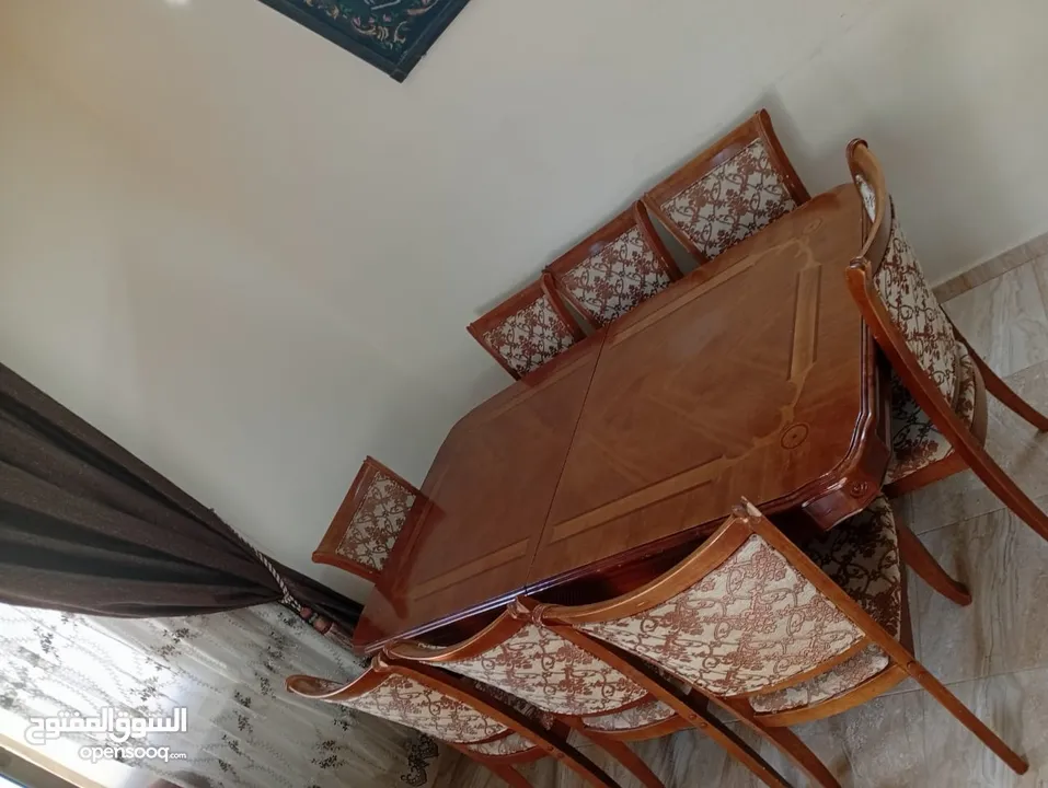 طاولة سفرة 8 كراسي  جديده ولا خدش فيها