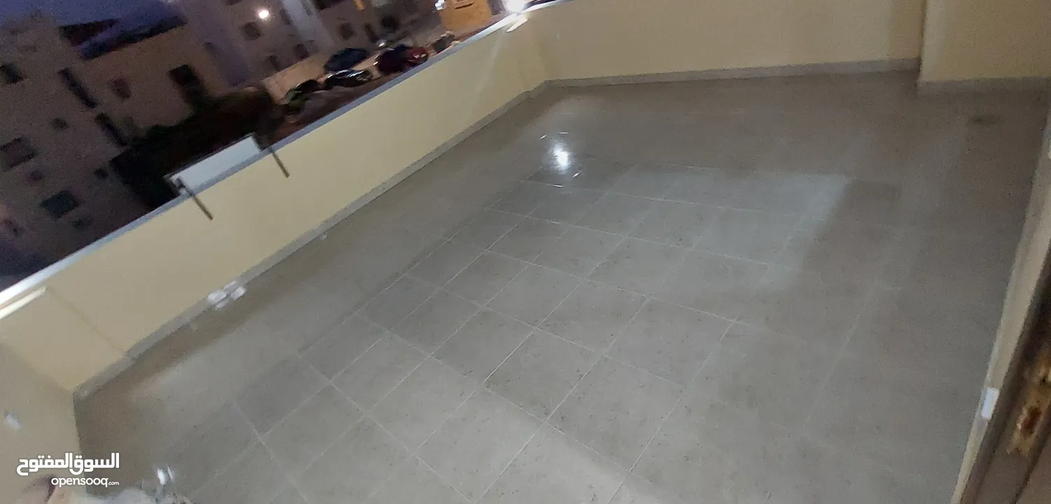 شقة فاخرة للبيع التاسعة كاش أو اقساط ط1هندسي 114 م اطلالة بحرية دائما