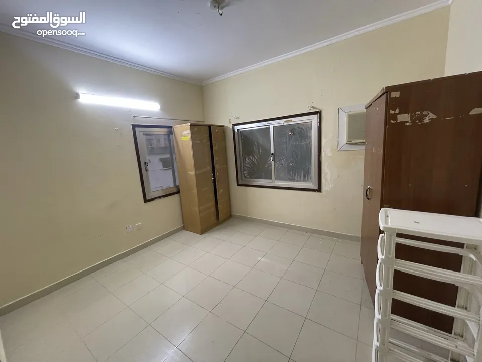 شقق و غرف مشتركة للايجار مع الكهرباء Flat and sharing rooms for rent with EWA