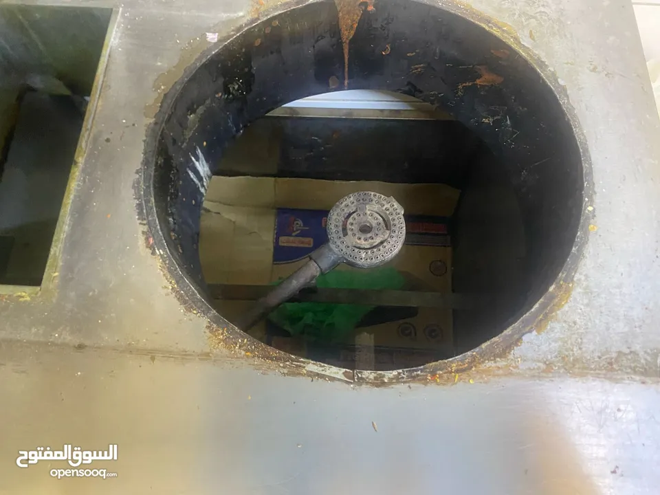 عدة مطعم للبيع