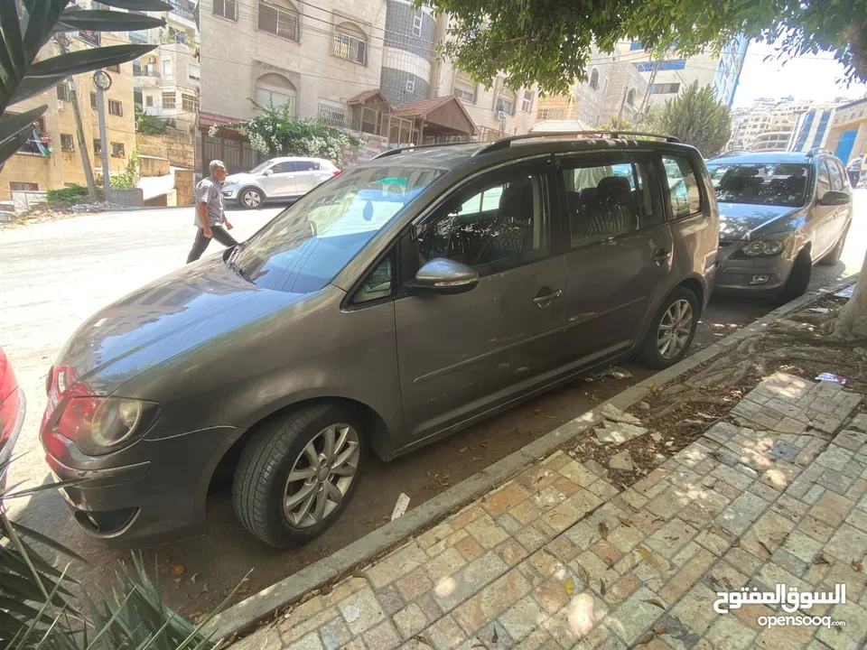 وران 2010 ديزل اوتوماتيك 7 غيار متور 1900  6+1 ركاب  تامين و ترخيص لنهاية شهر 1   فحص نظيف للبيع كاش
