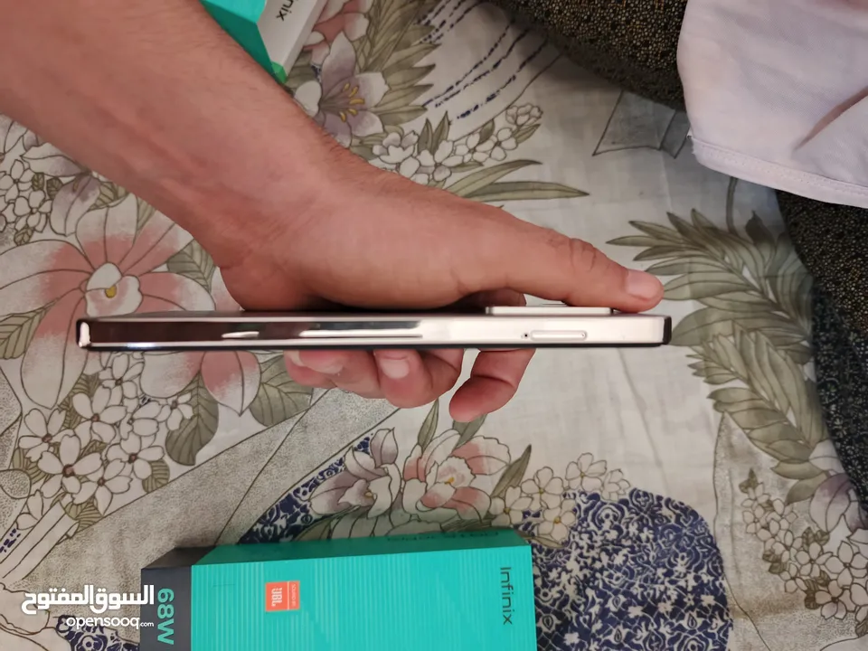 جهاز Infinix Note 30 Pro بحالة الجديد