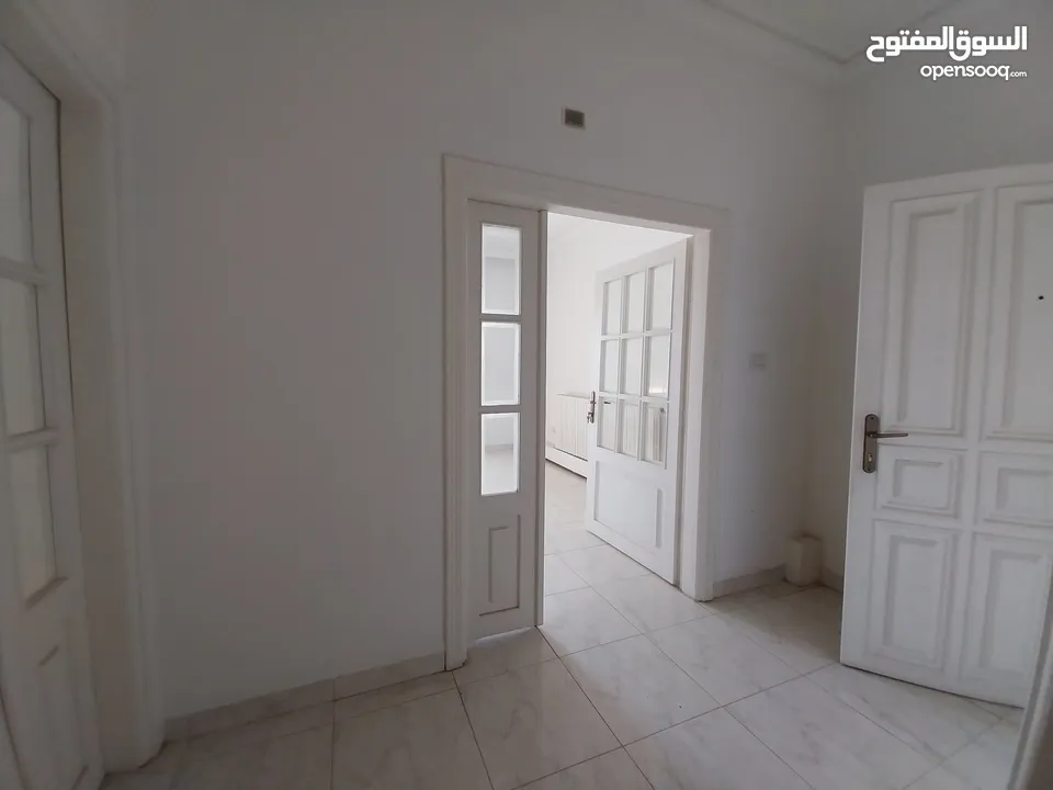 شقة للايجار في الدوار الرابع  ( Property 33512 )