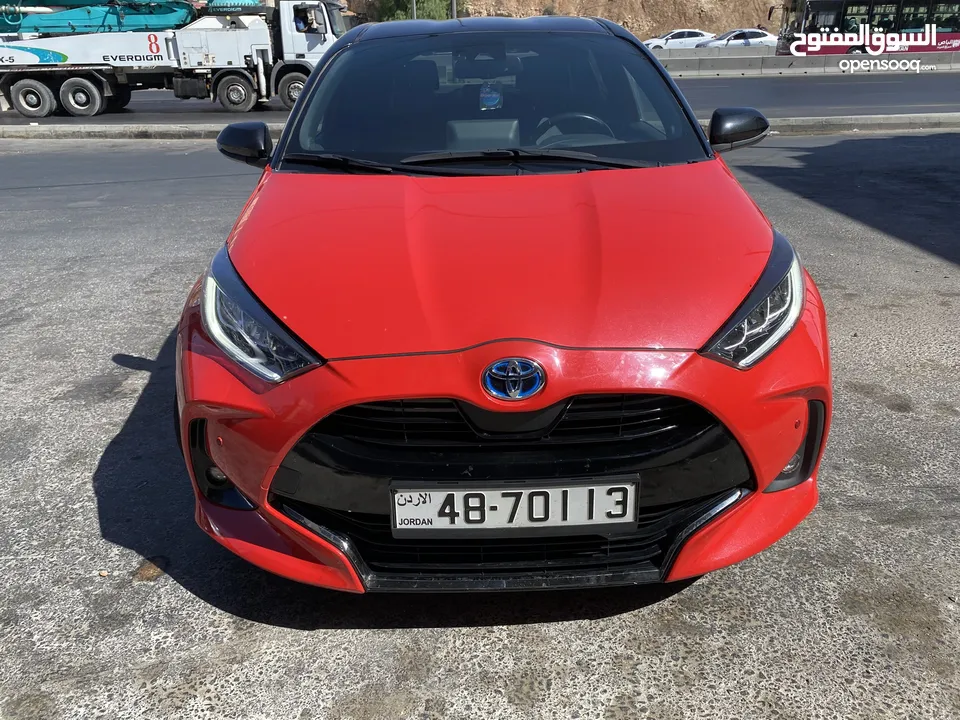تويوتا يارس هايبرد مميزة Black Edition 2021 للبيع بسعر مغري